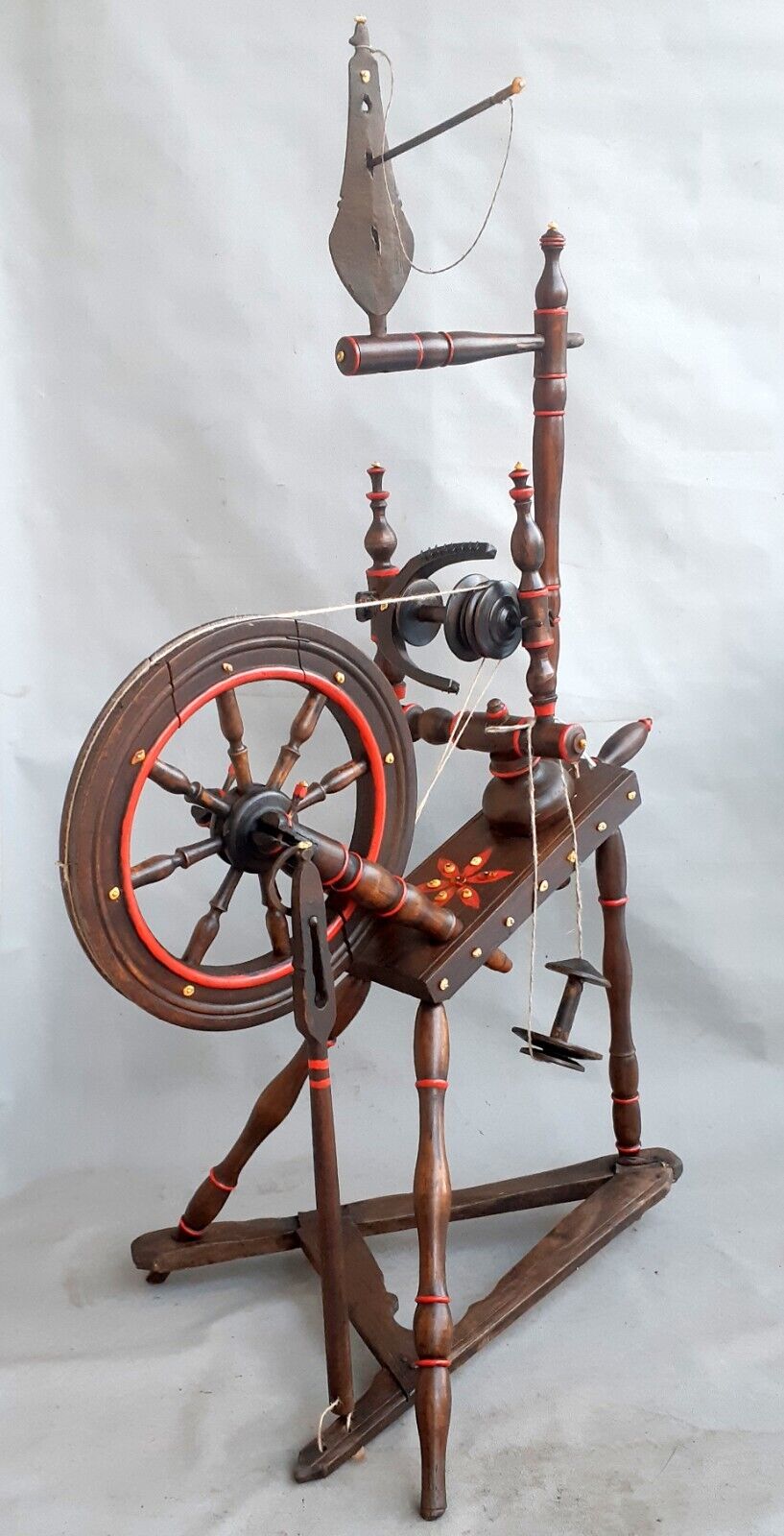 Unique Working Spinning Wheel W/natural Amber Encrustations + Ambers + Bobbin