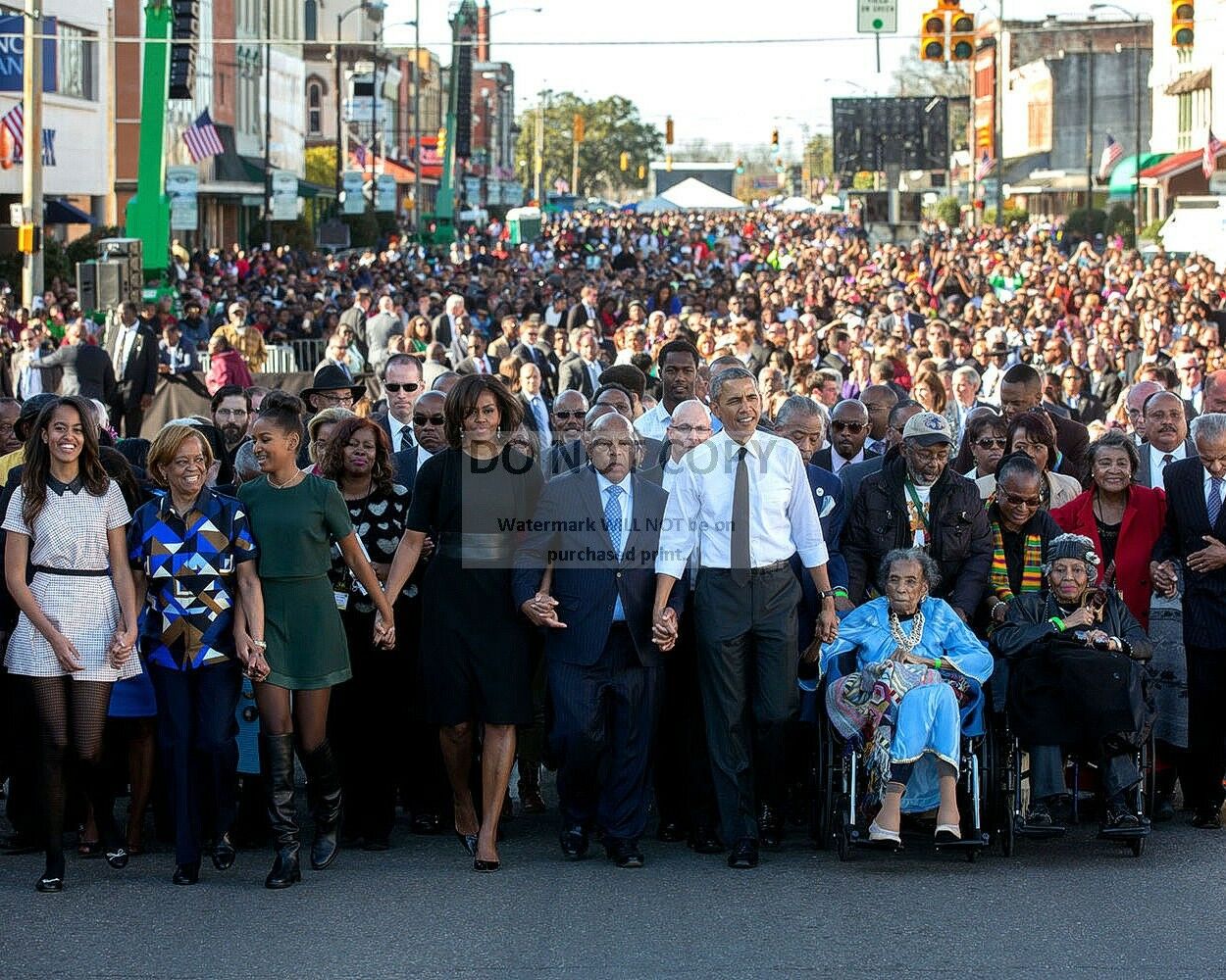 Barack Obama & John Lewis Walk Across Edmund Pettus Bridge - 8x10 Photo (zz-995)
